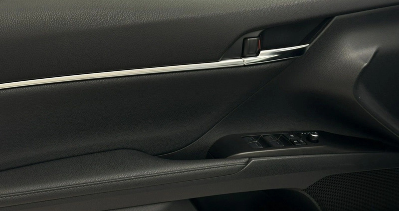 Toyota Camry cena 134900 przebieg: 28148, rok produkcji 2021 z Trzcińsko-Zdrój małe 781